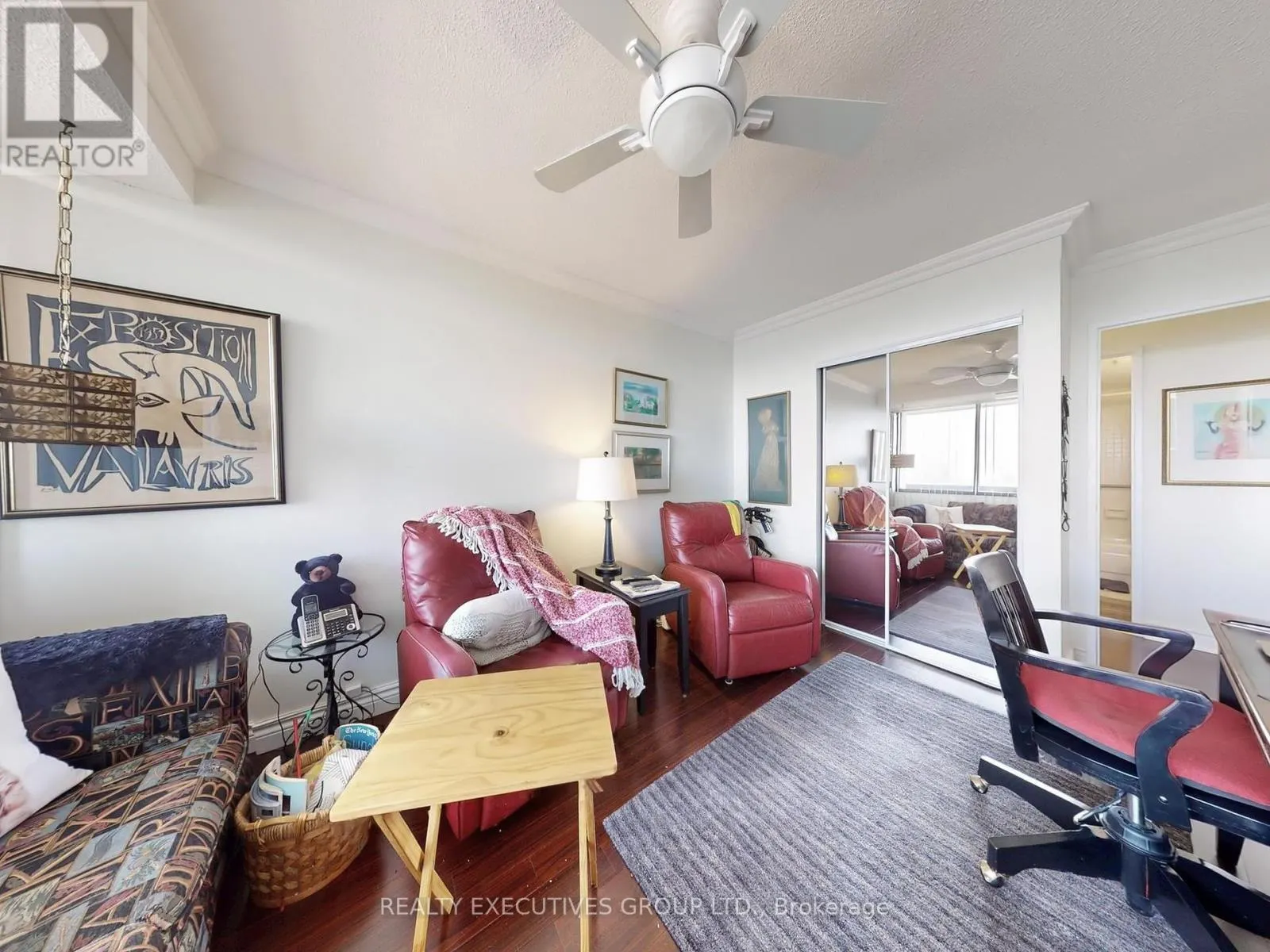 1701 - 8111 YONGE STREET