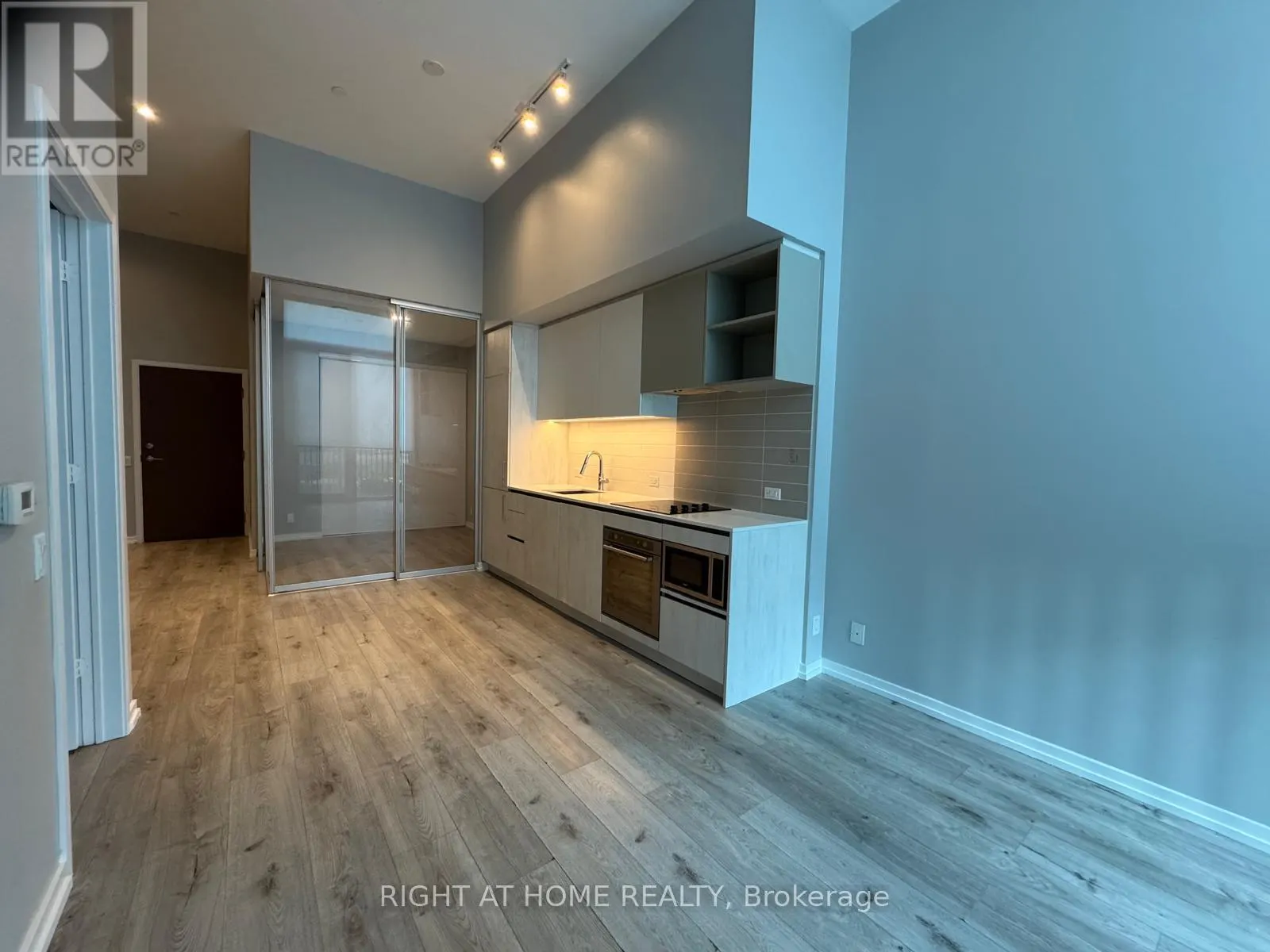 101 - 7890 JANE STREET