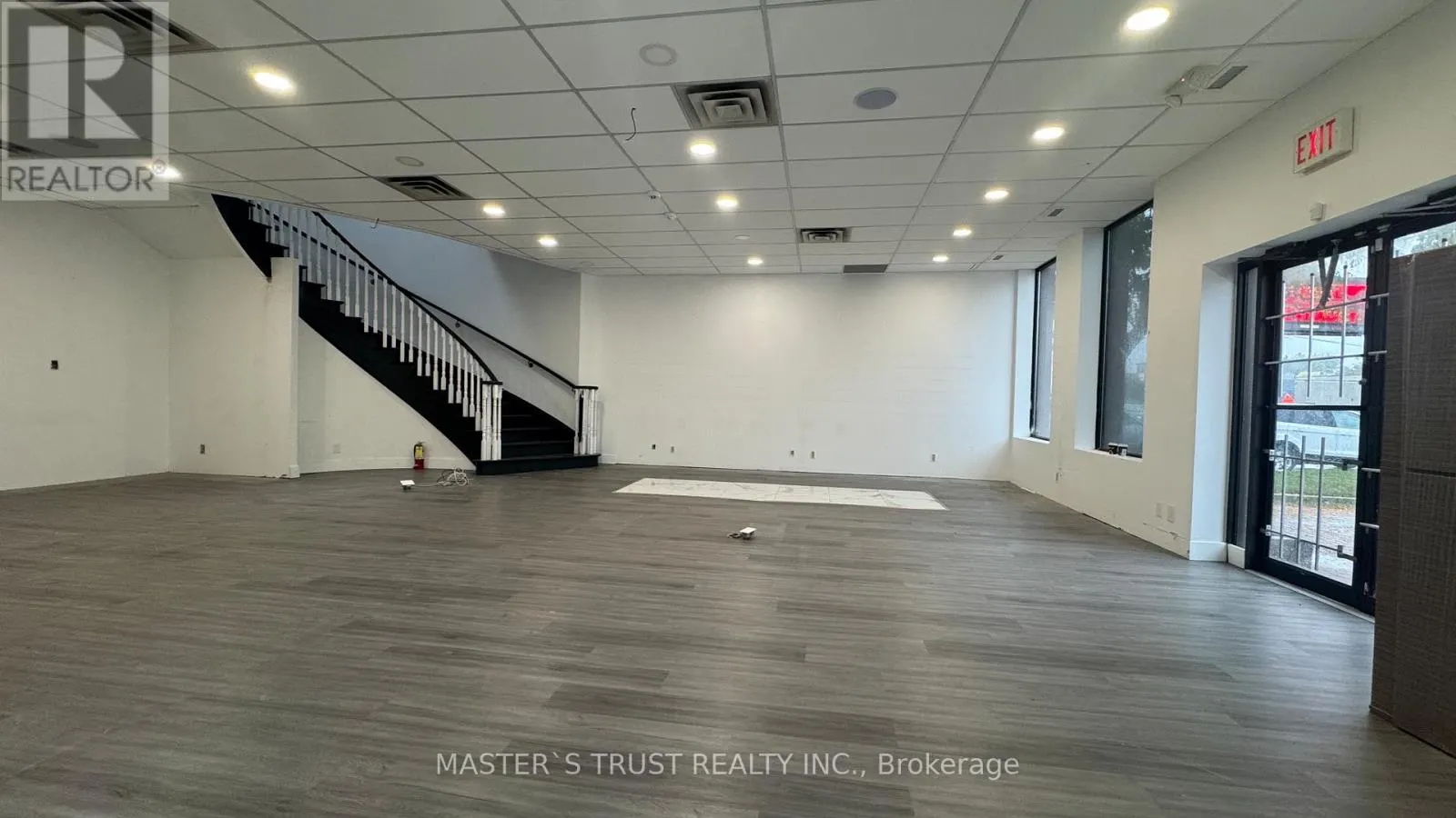5837 HIGHWAY 7 E