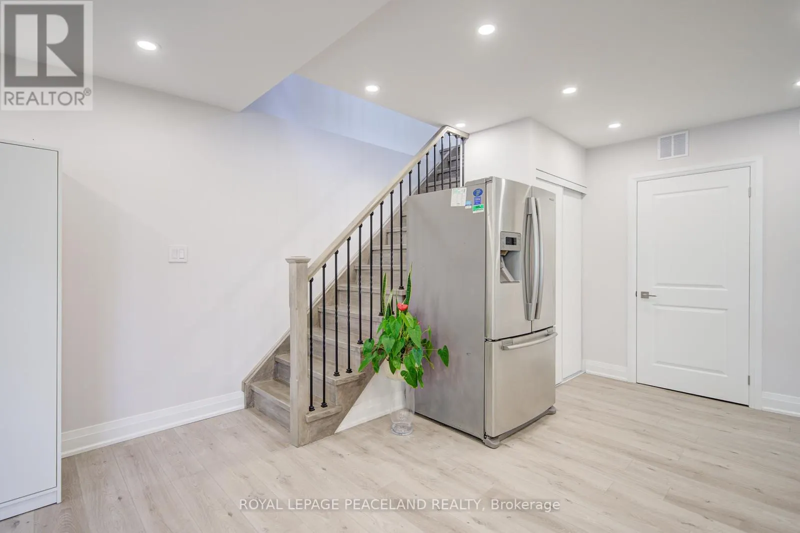 38 LAKEVIEW AVENUE