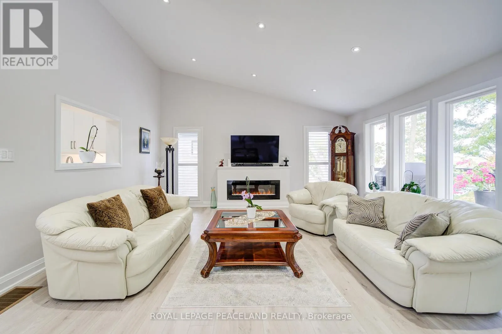38 LAKEVIEW AVENUE