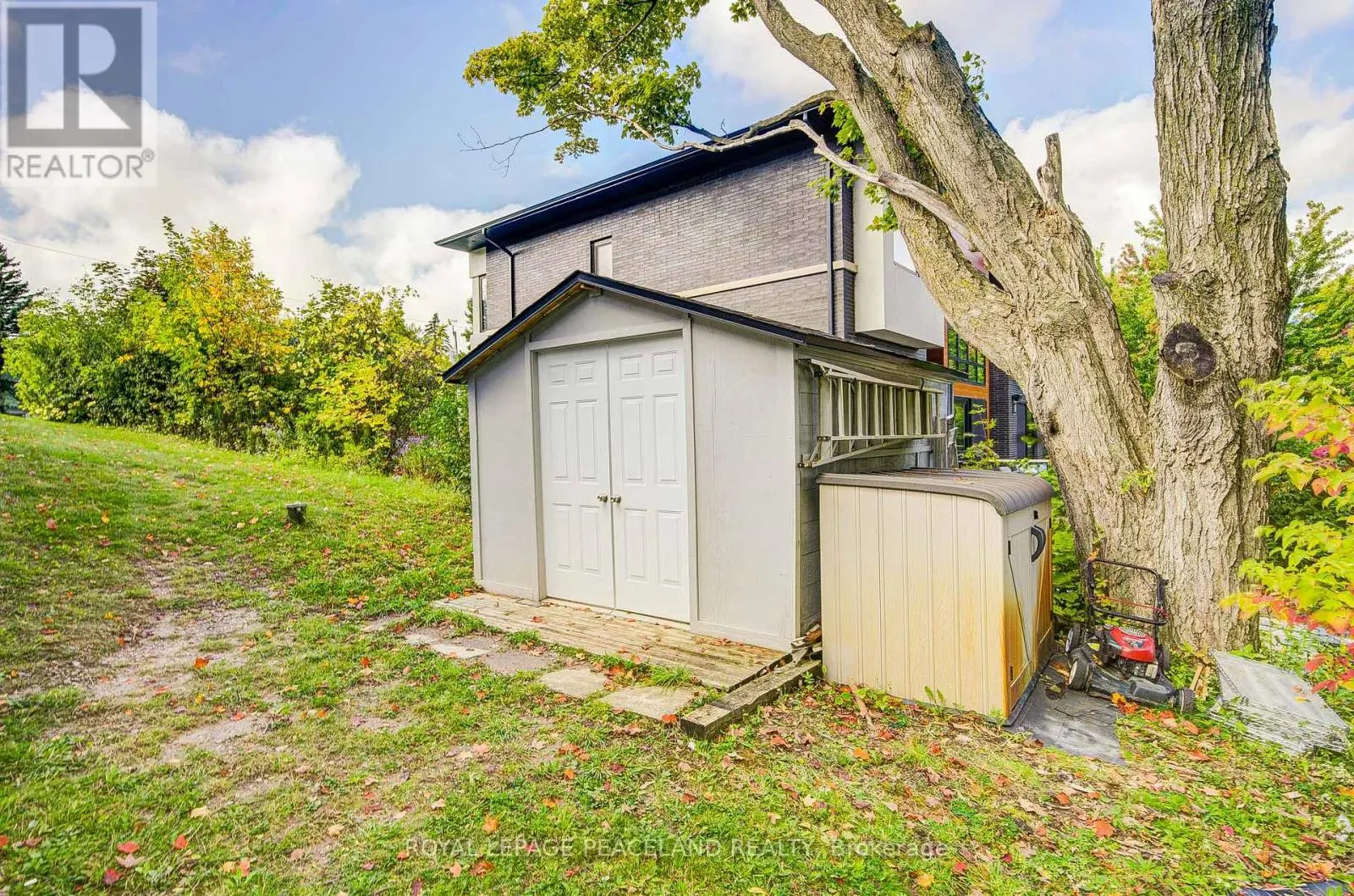 38 LAKEVIEW AVENUE