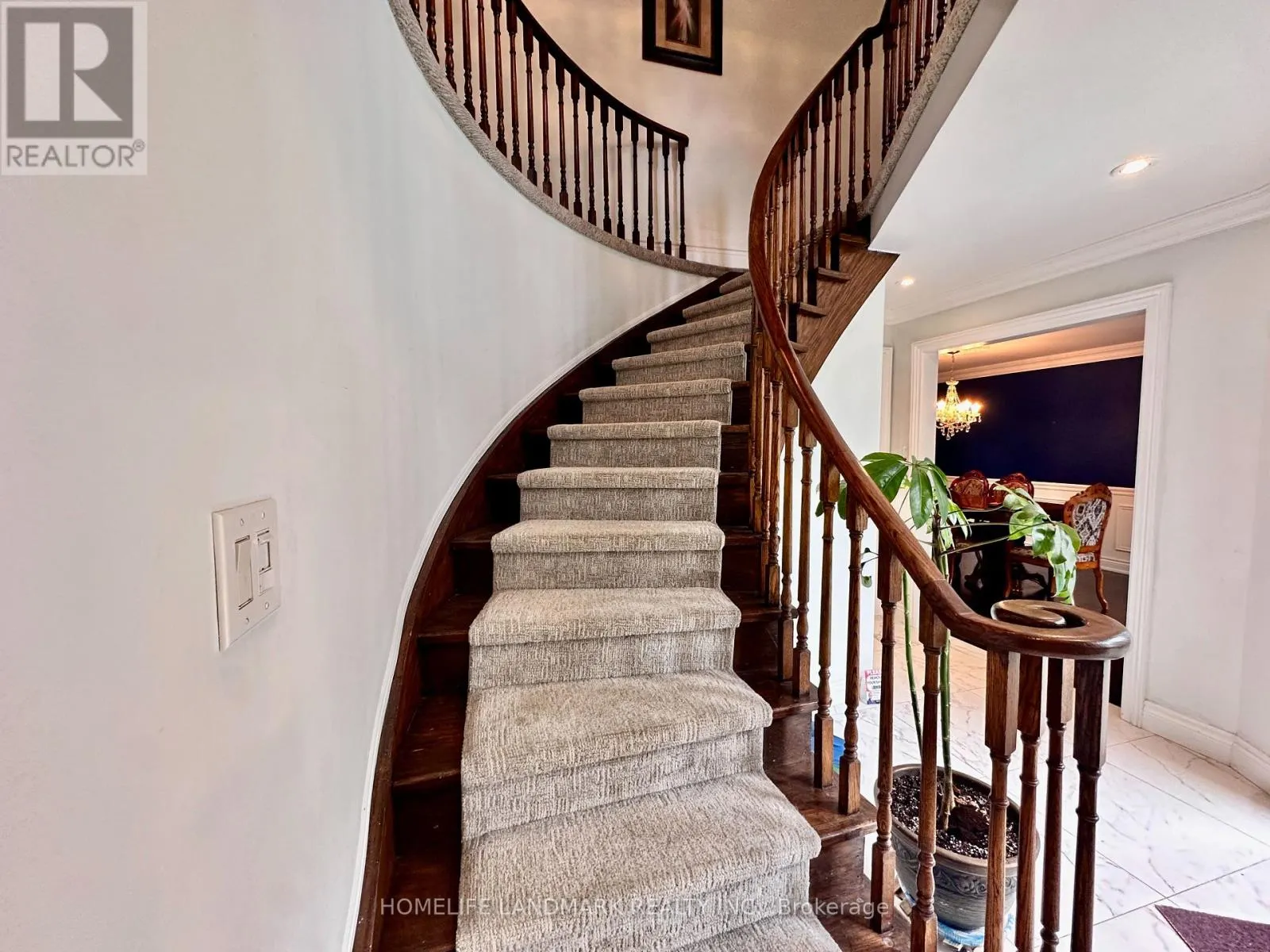 3ROOMS - 257 FINCHAM AVENUE