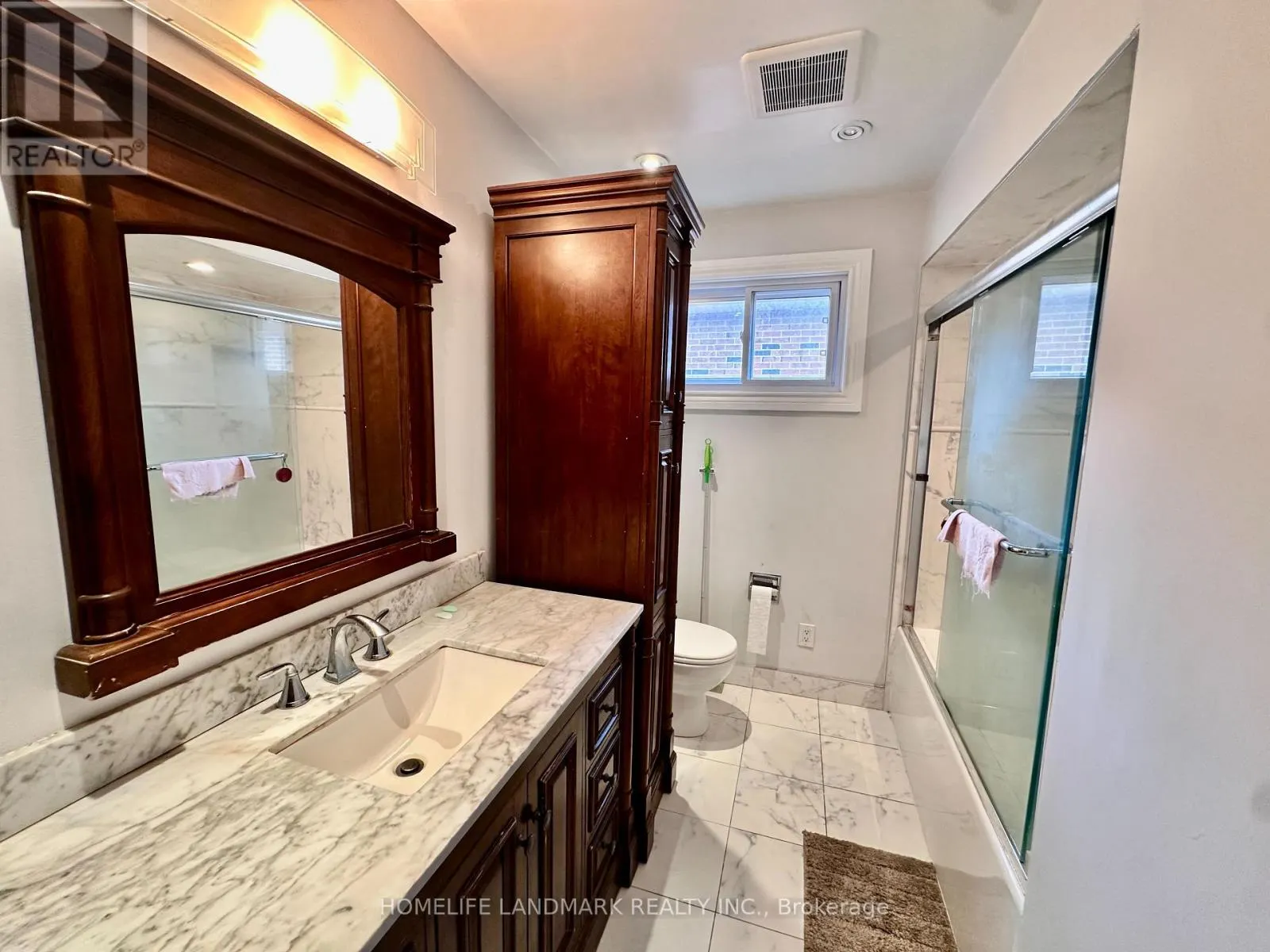 3ROOMS - 257 FINCHAM AVENUE