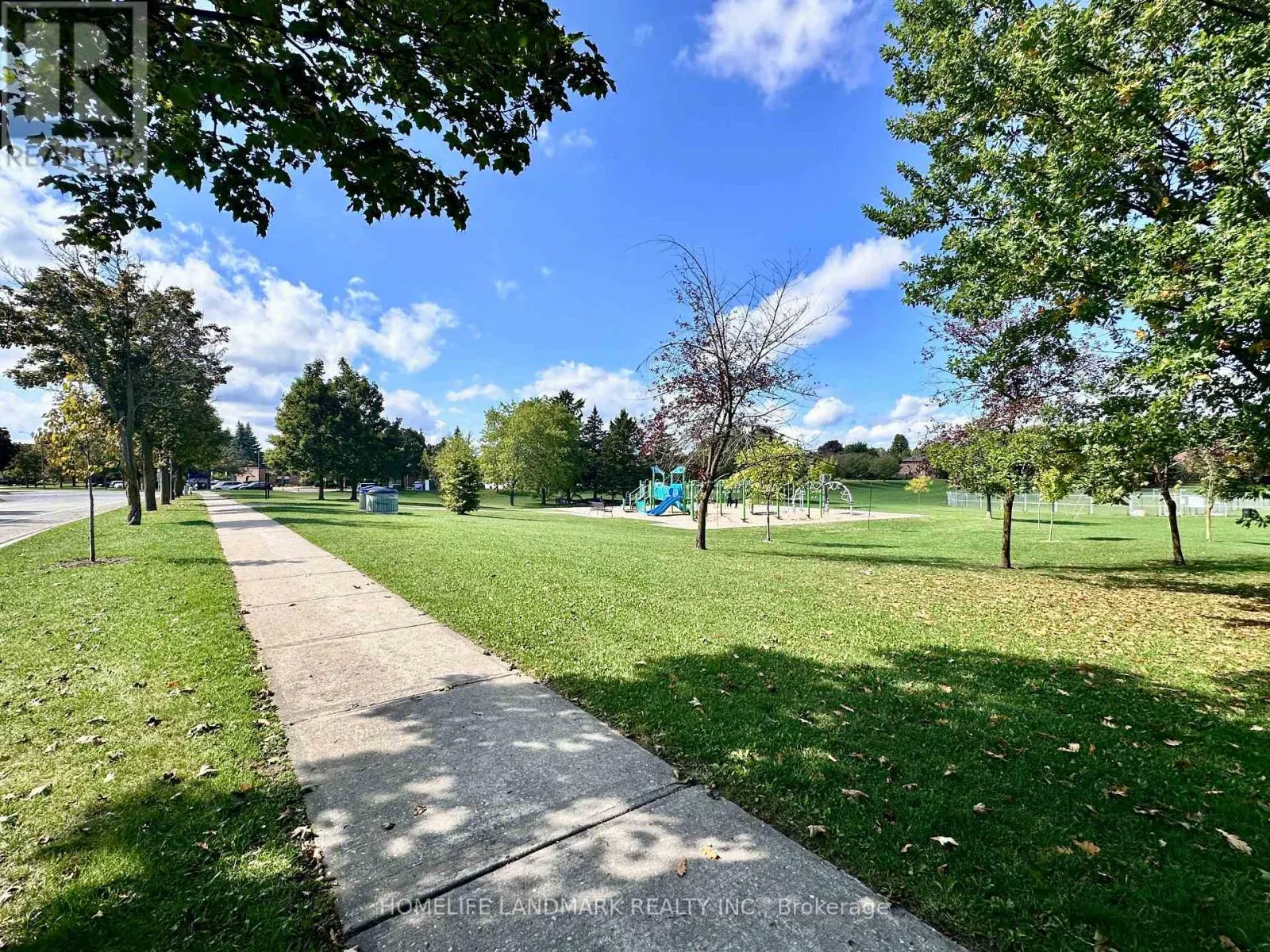 3ROOMS - 257 FINCHAM AVENUE