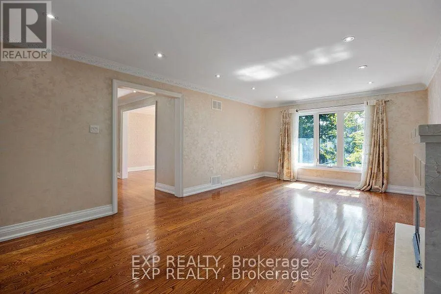 70 HEMINGWAY CRESCENT