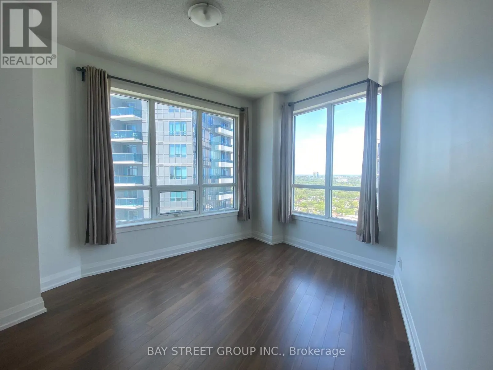 2132 - 7161 YONGE STREET