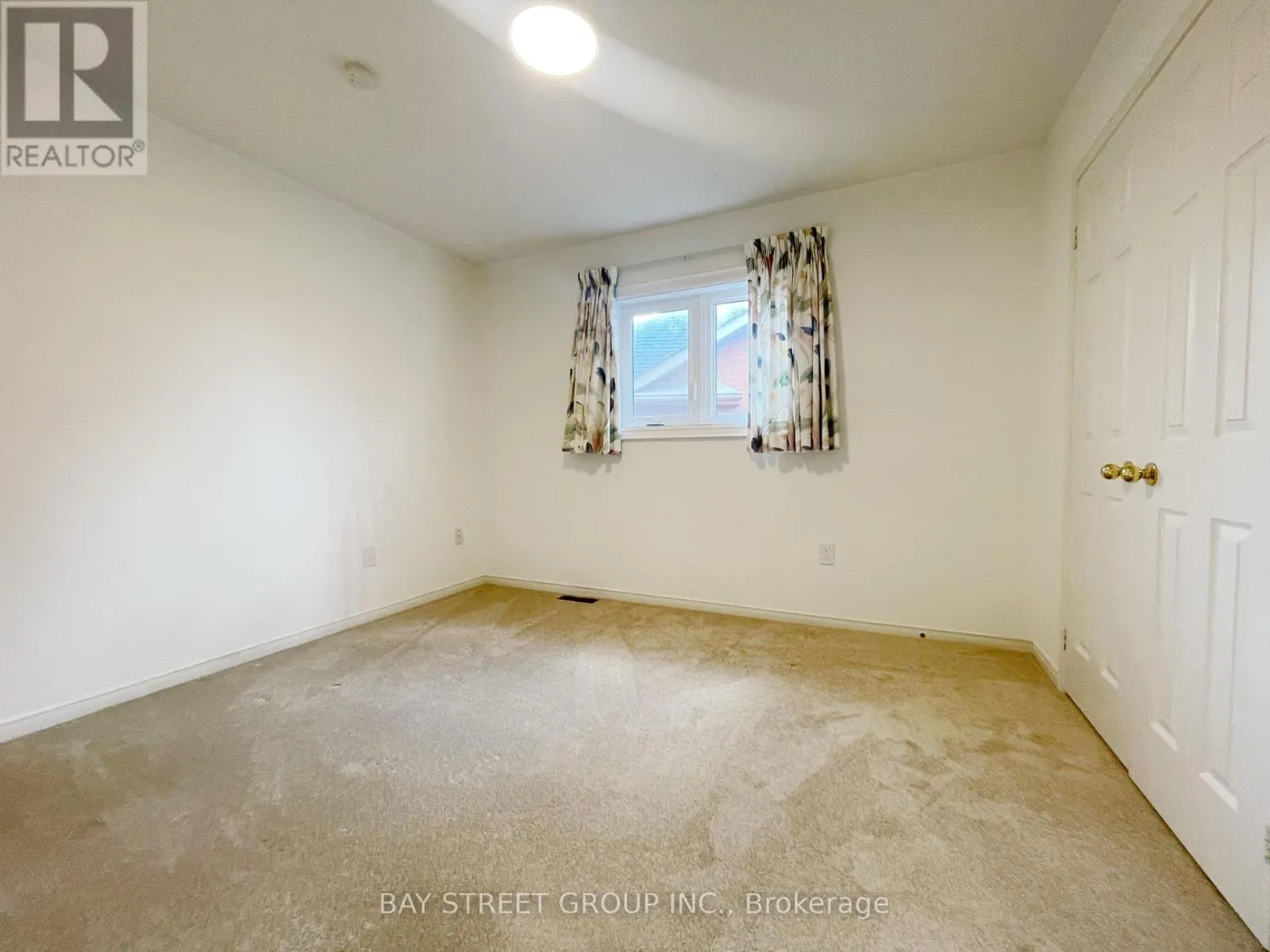15 FUTURA AVENUE