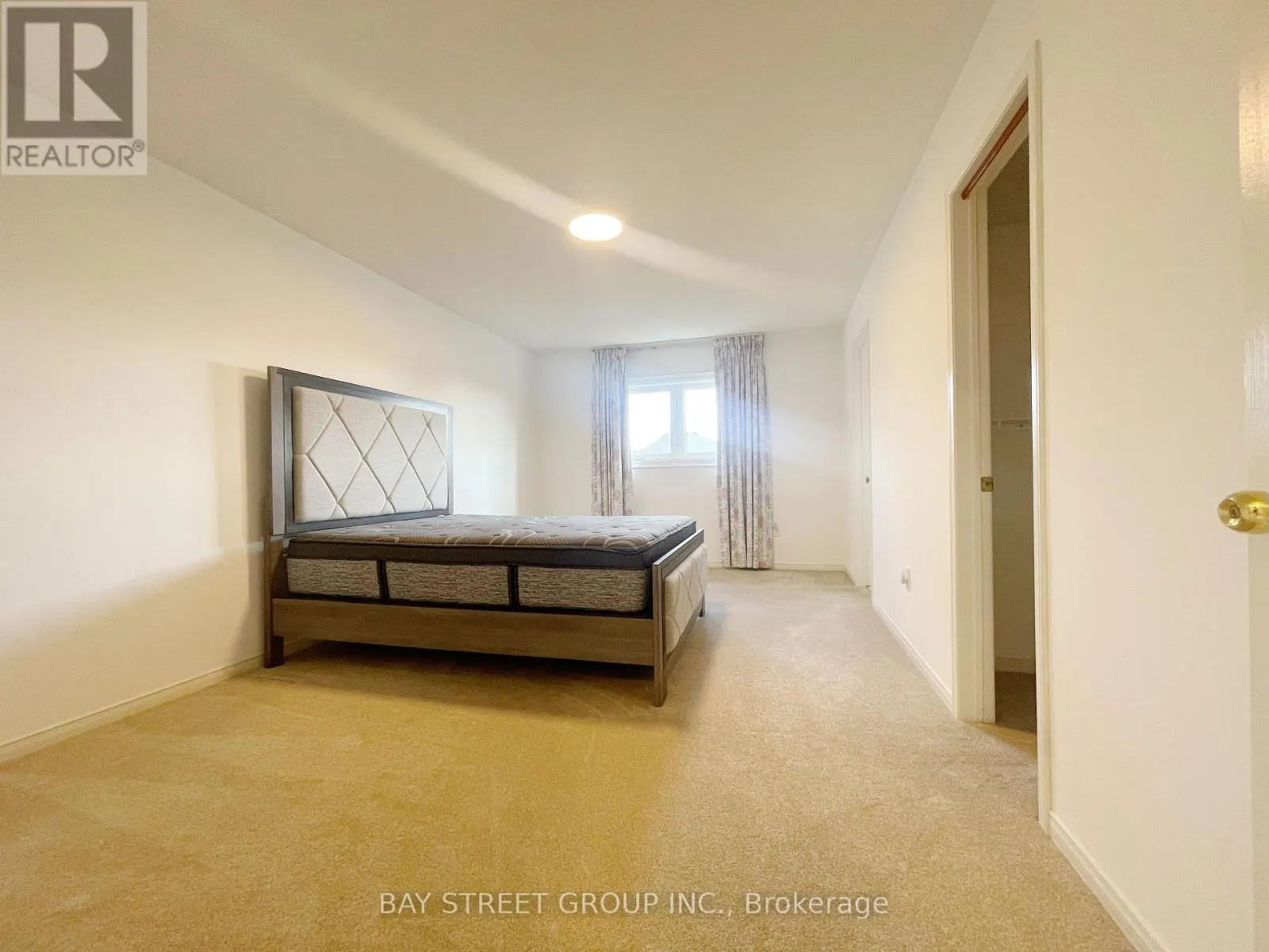 15 FUTURA AVENUE