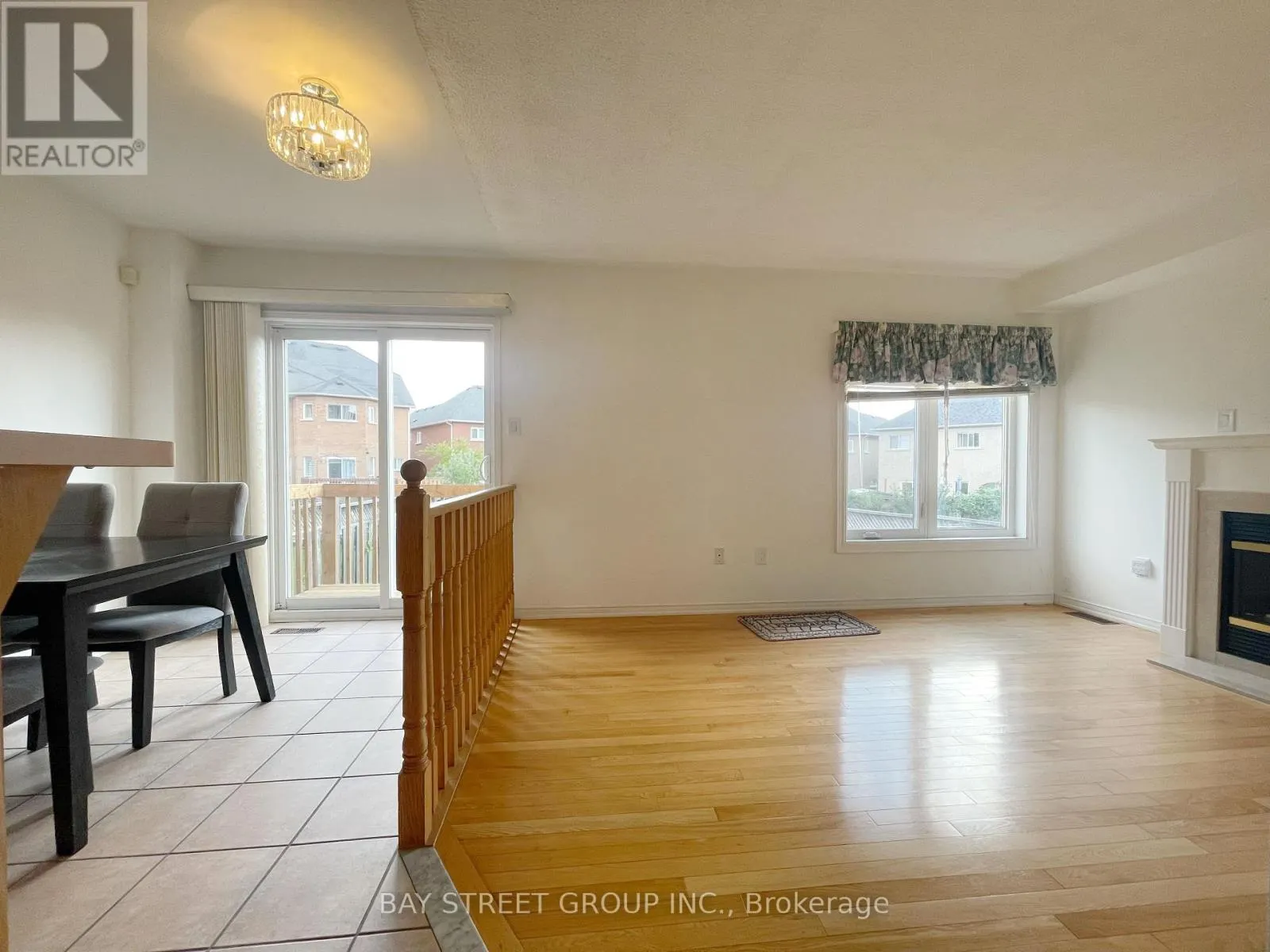 15 FUTURA AVENUE