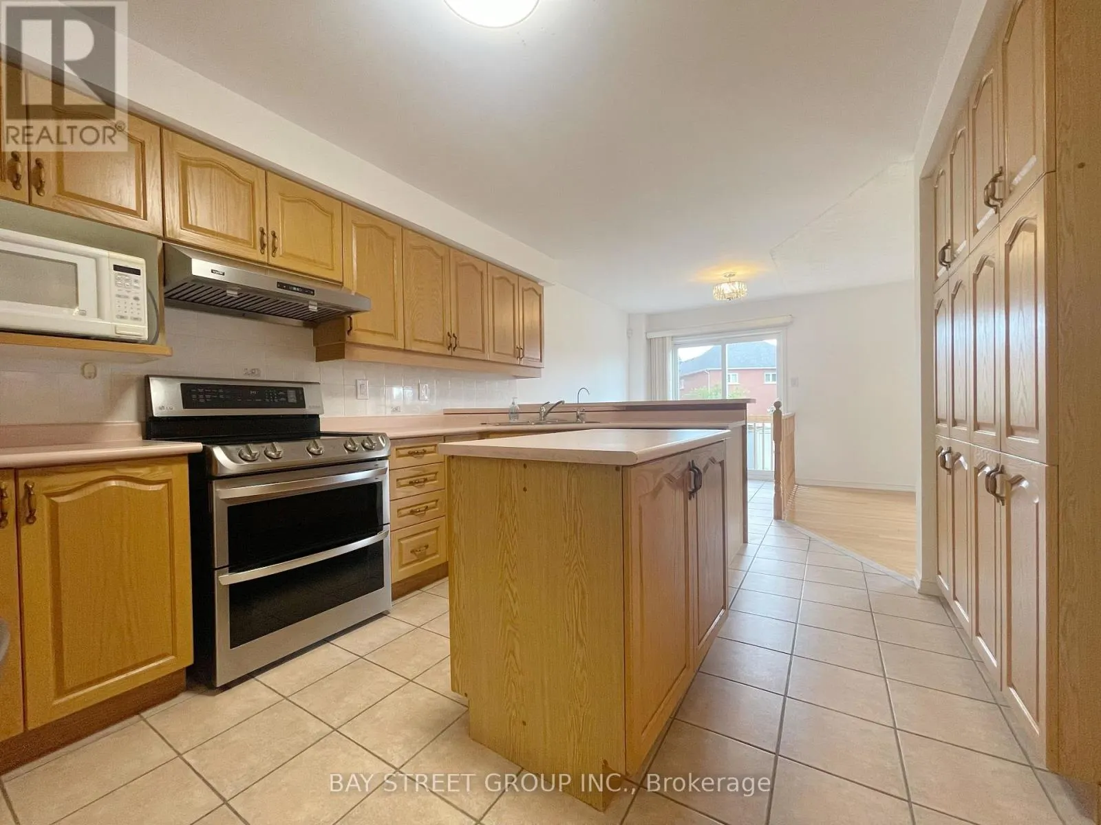 15 FUTURA AVENUE