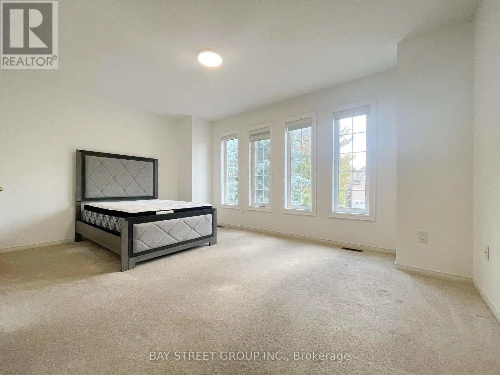 15 FUTURA AVENUE
