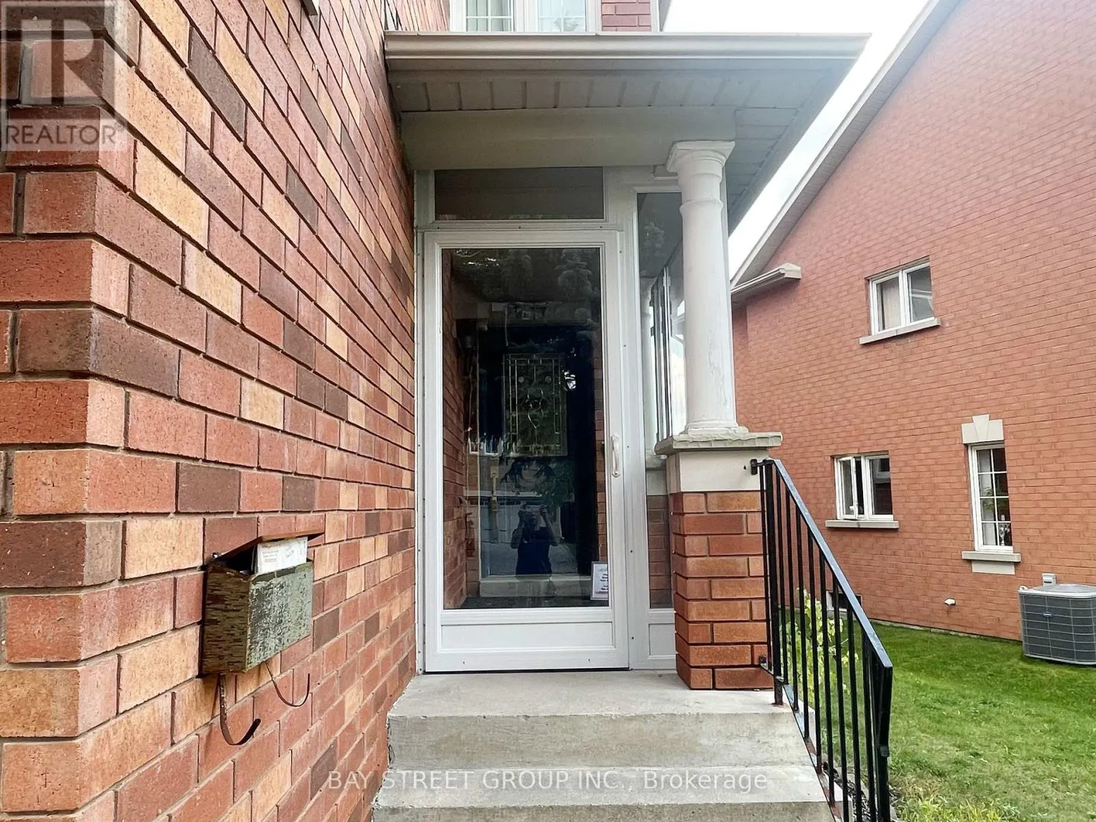 15 FUTURA AVENUE