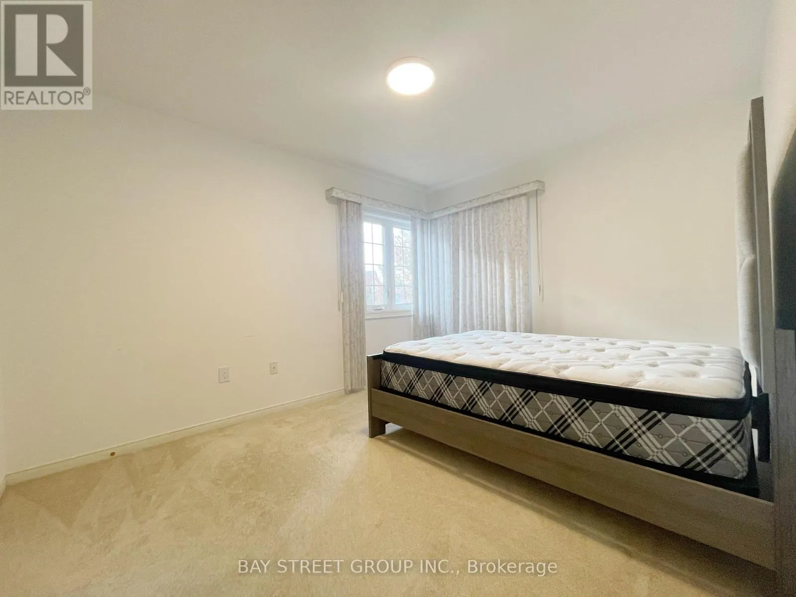 15 FUTURA AVENUE