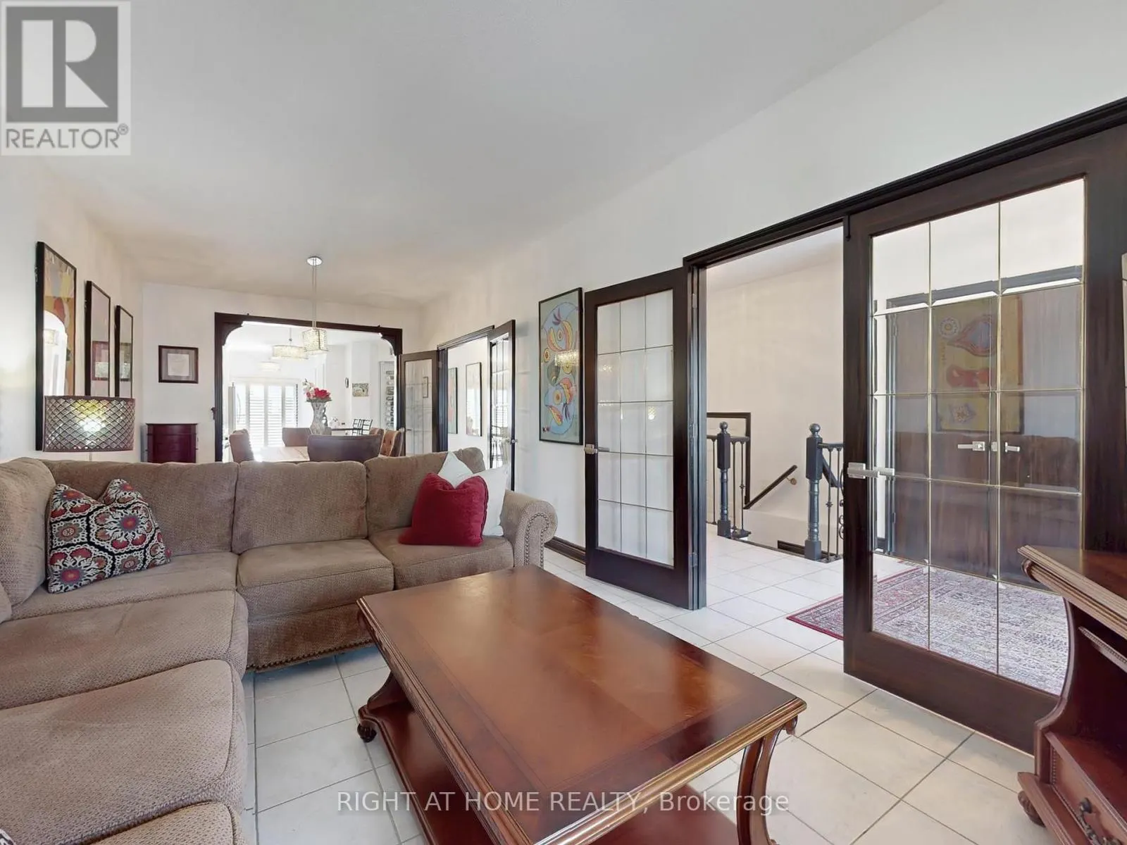 14 - 9 AMALFI COURT