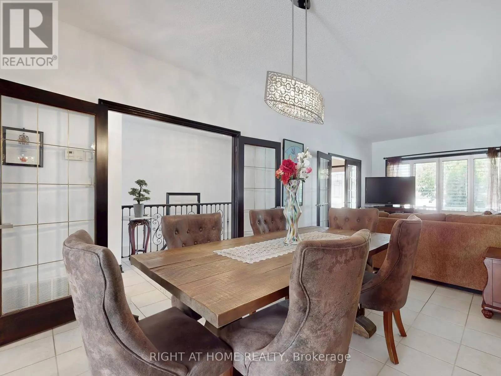 14 - 9 AMALFI COURT