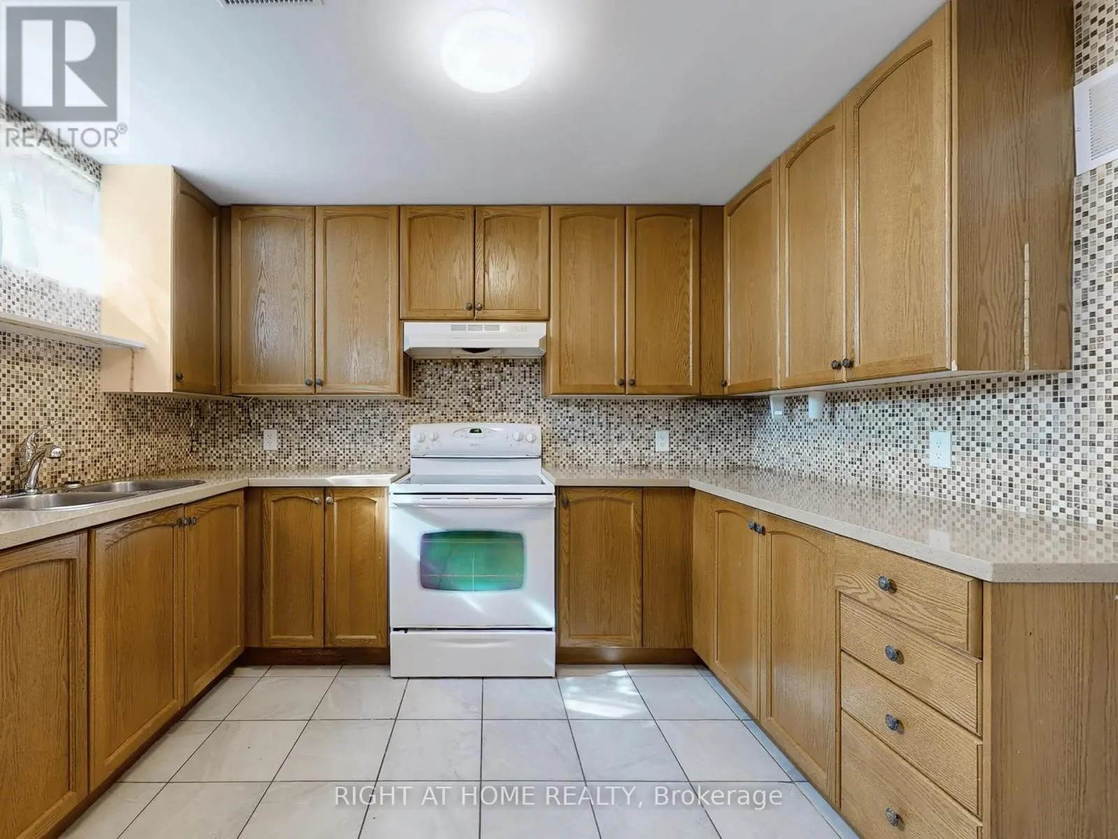 14 - 9 AMALFI COURT