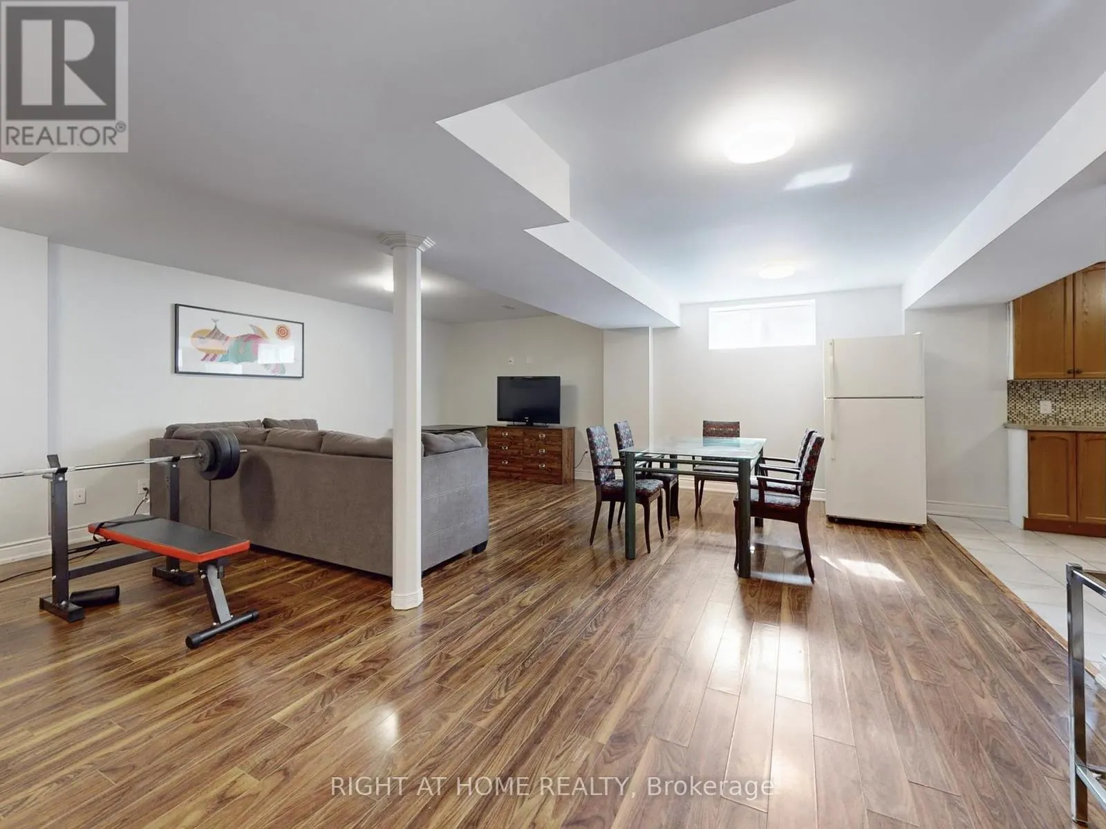 14 - 9 AMALFI COURT