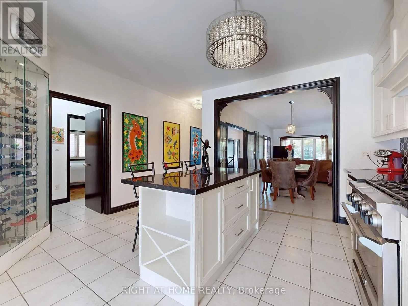 14 - 9 AMALFI COURT
