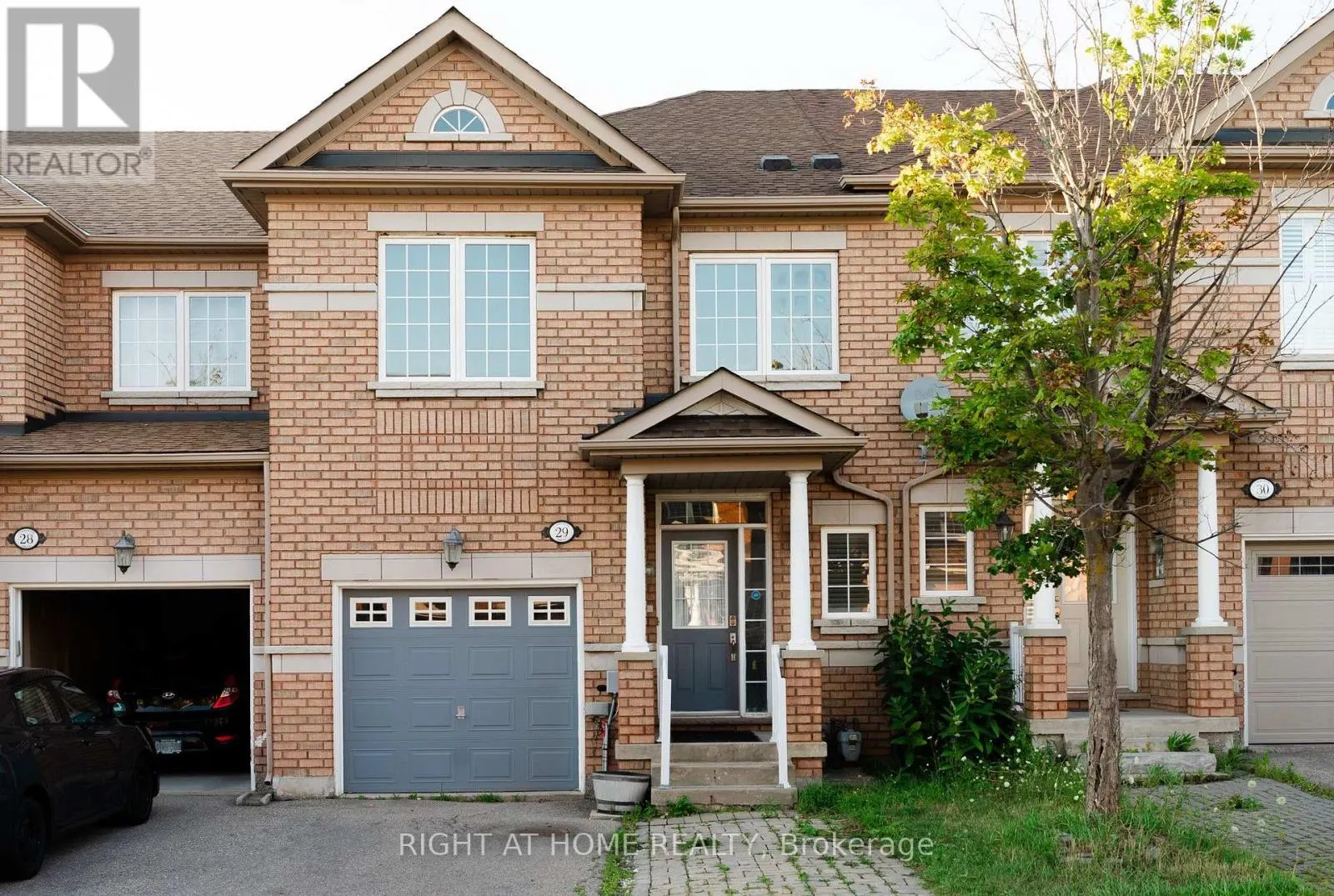29 - 8 TOWNWOOD DRIVE