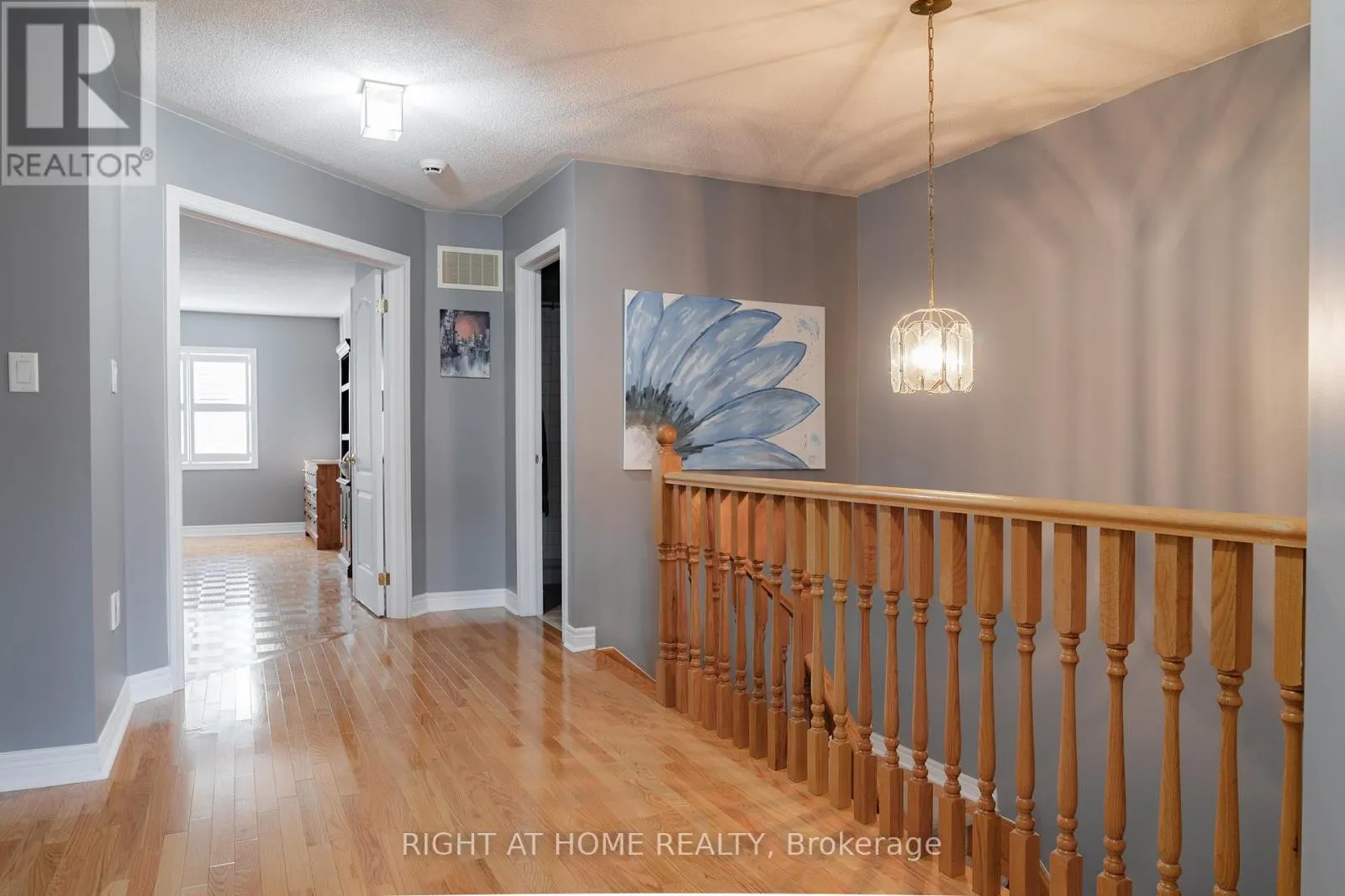 29 - 8 TOWNWOOD DRIVE