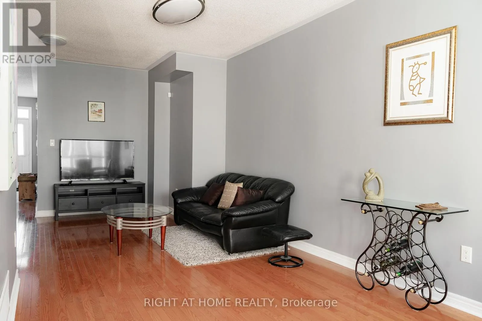 29 - 8 TOWNWOOD DRIVE