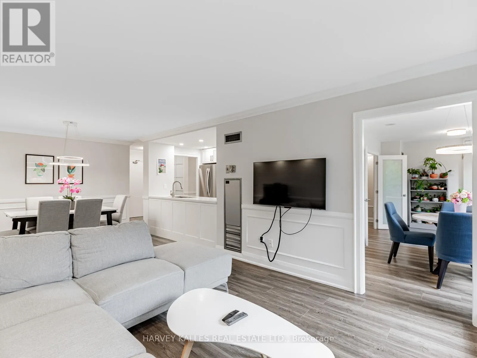 211 - 7 TOWNSGATE DRIVE