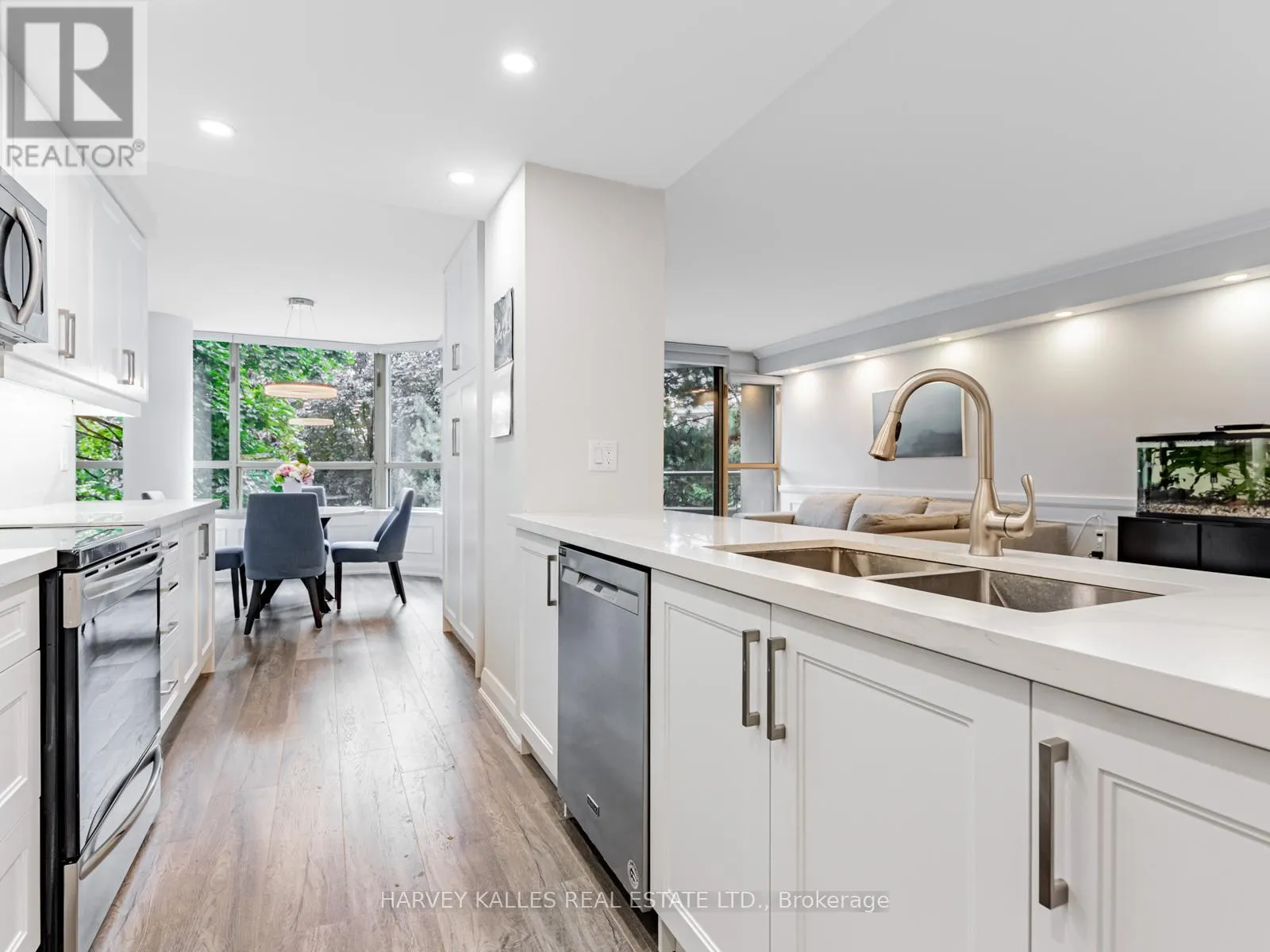 211 - 7 TOWNSGATE DRIVE