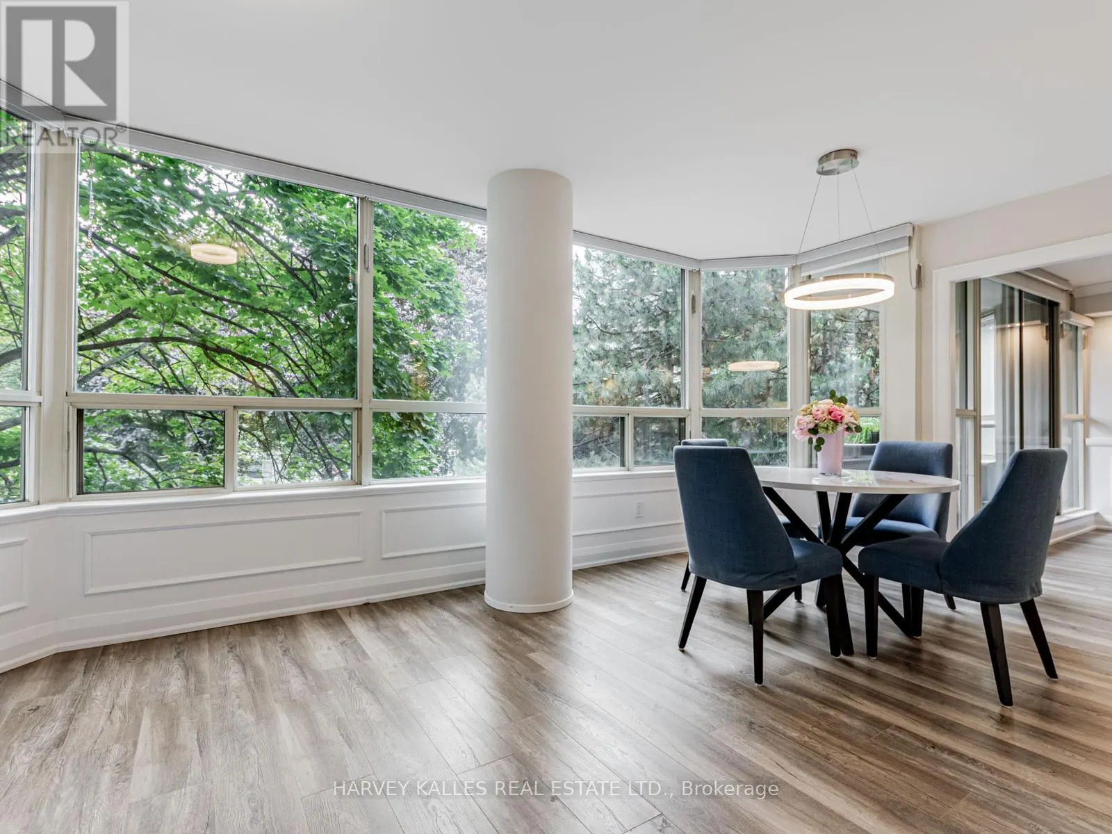 211 - 7 TOWNSGATE DRIVE
