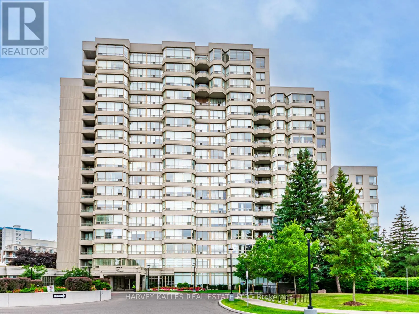 211 - 7 TOWNSGATE DRIVE