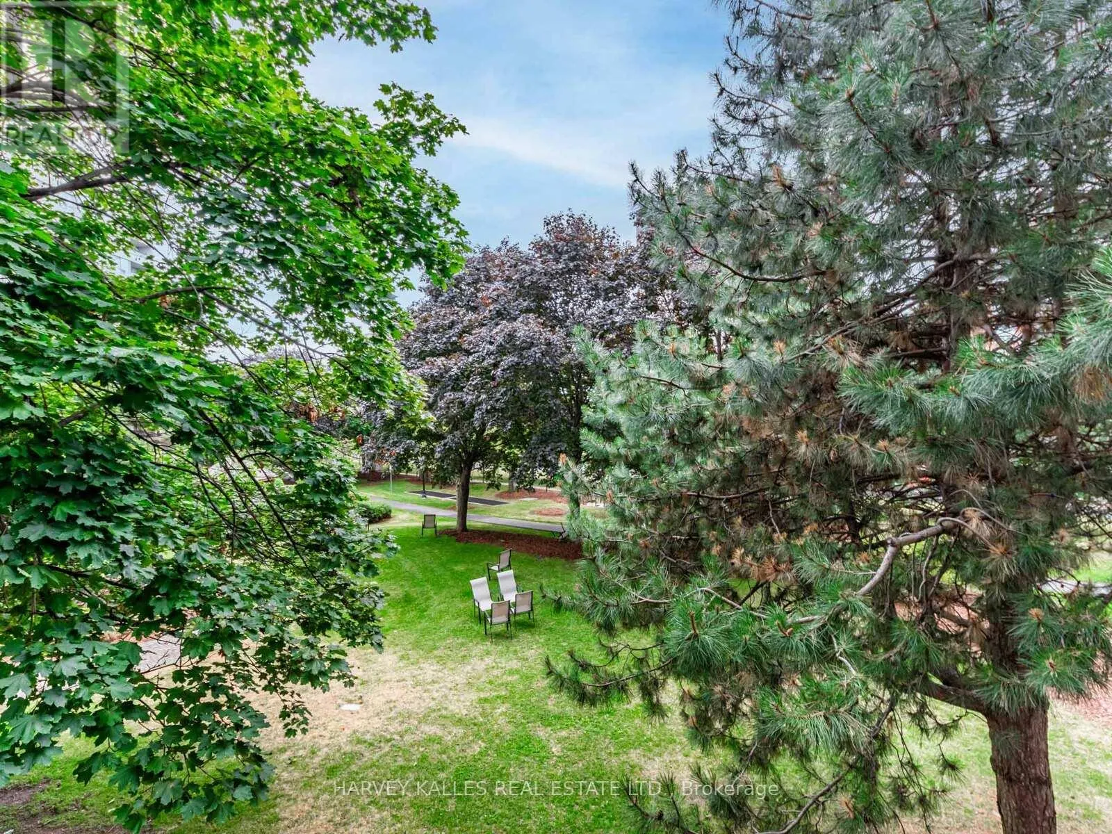 211 - 7 TOWNSGATE DRIVE