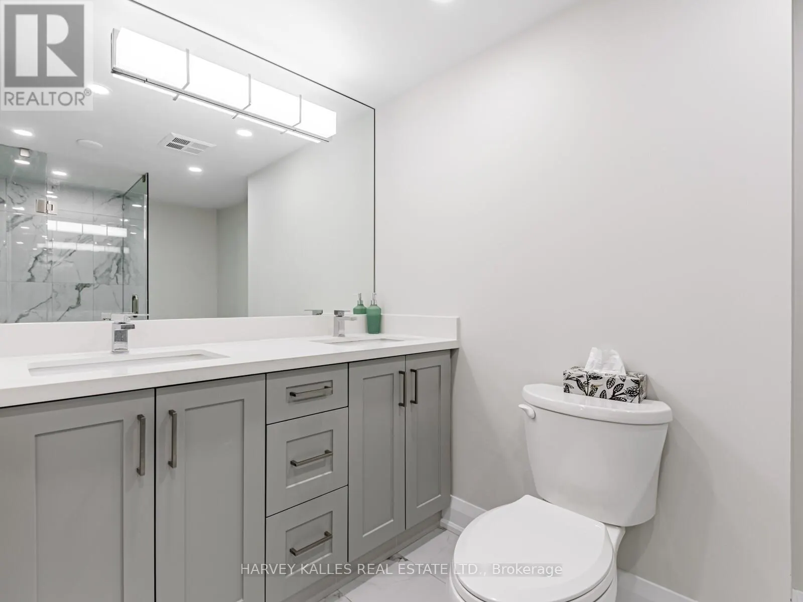 211 - 7 TOWNSGATE DRIVE