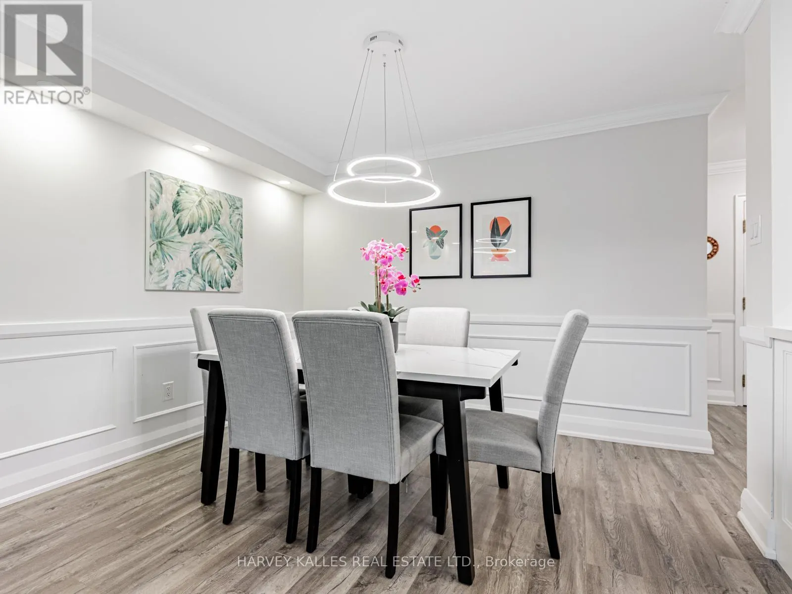211 - 7 TOWNSGATE DRIVE