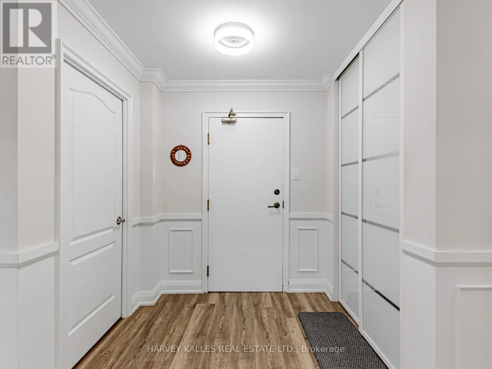 211 - 7 TOWNSGATE DRIVE
