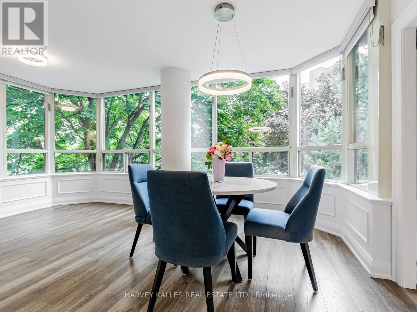 211 - 7 TOWNSGATE DRIVE