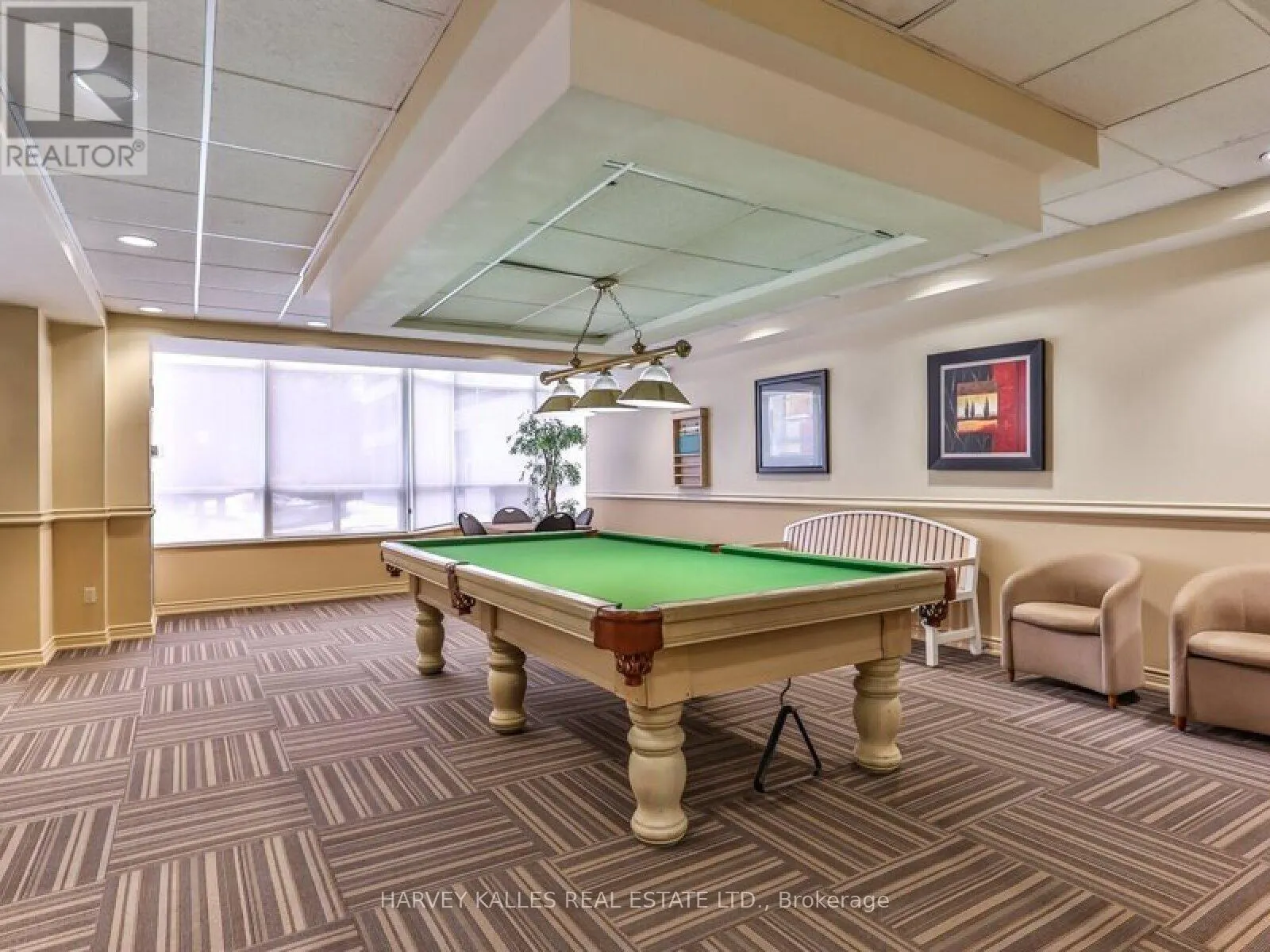 211 - 7 TOWNSGATE DRIVE