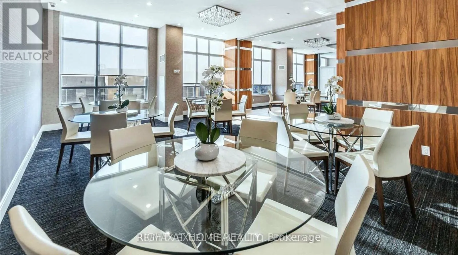 SW416 - 9191 YONGE STREET