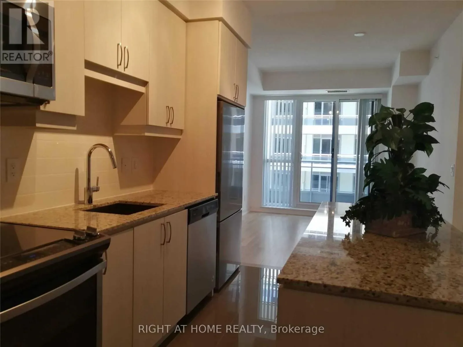 SW416 - 9191 YONGE STREET