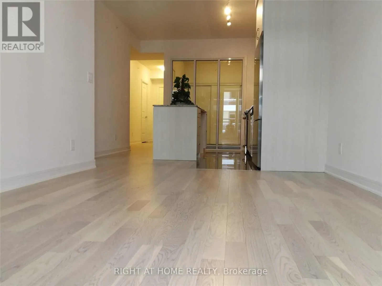 SW416 - 9191 YONGE STREET
