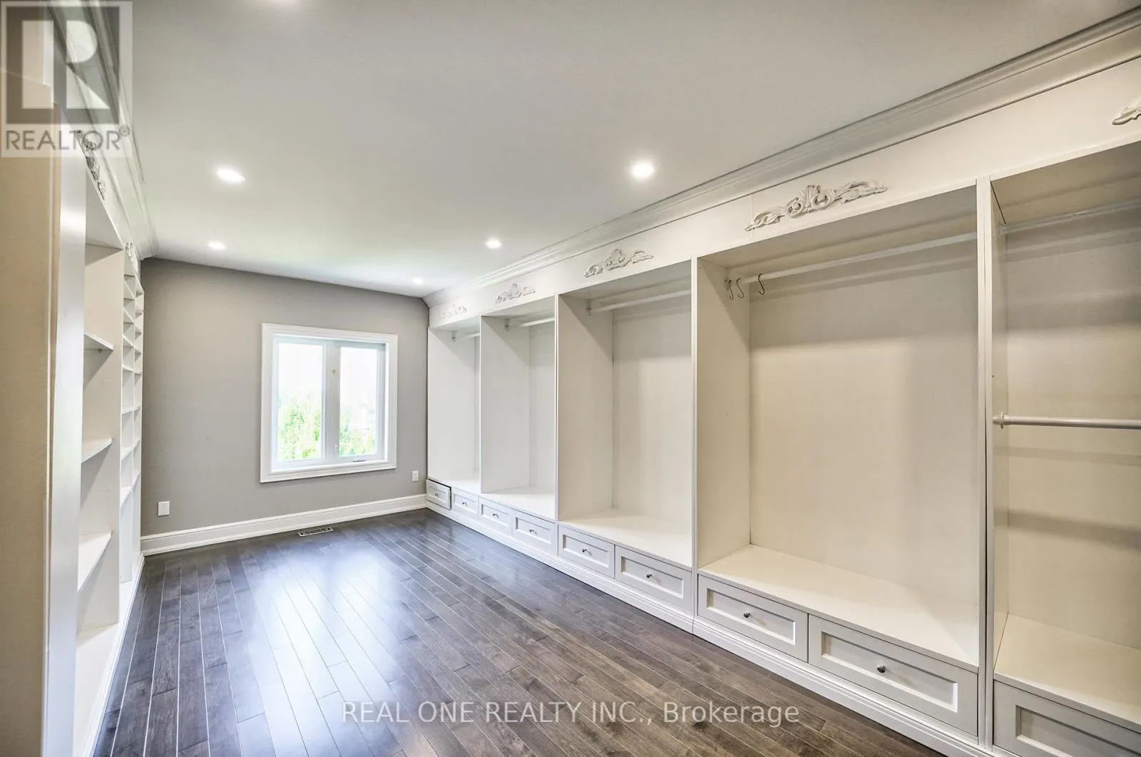 26 CLARENDON DRIVE
