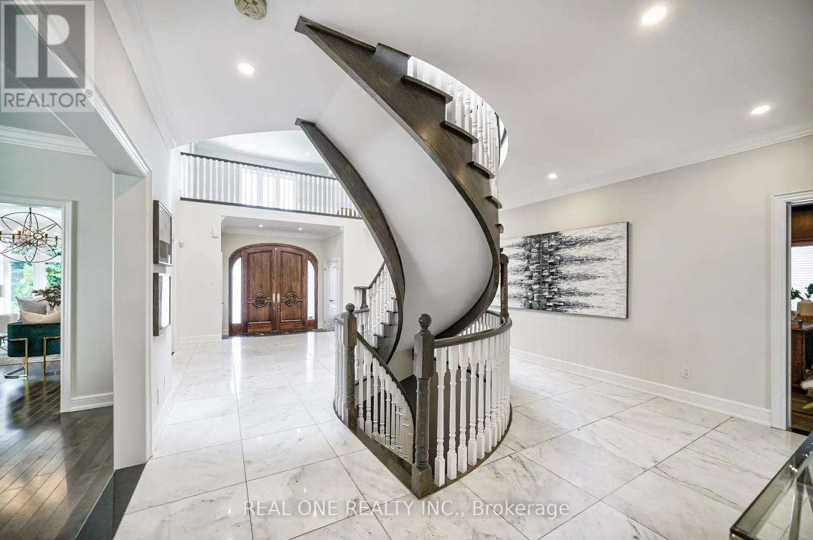 26 CLARENDON DRIVE