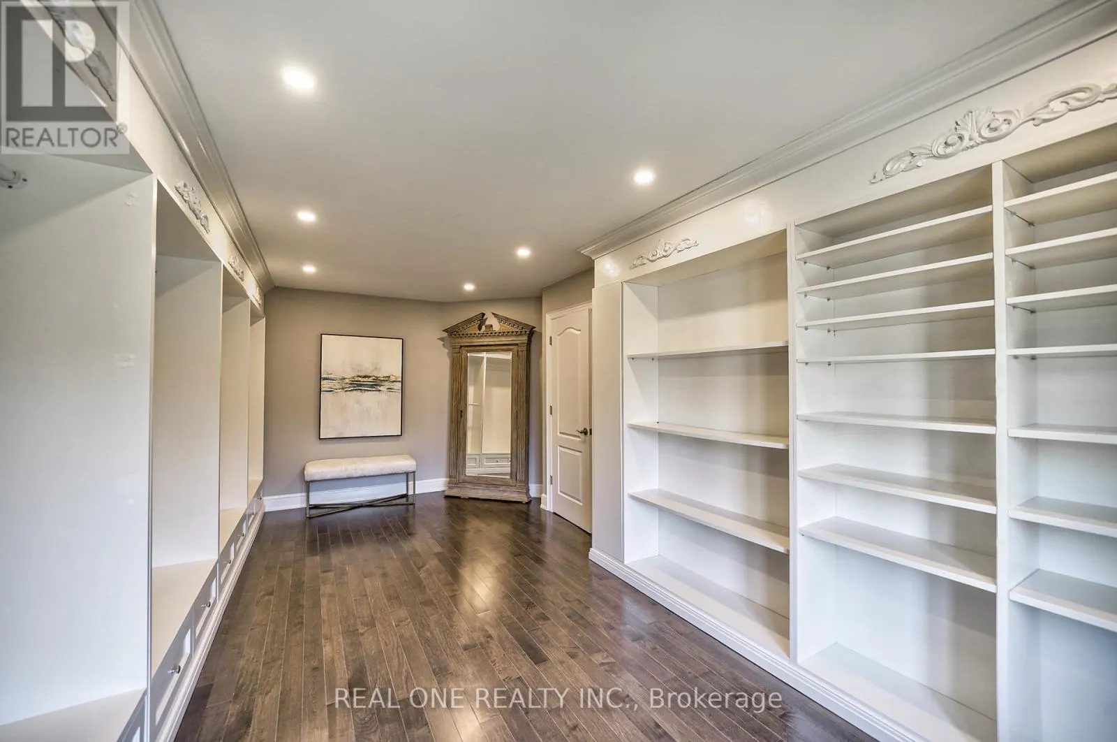 26 CLARENDON DRIVE