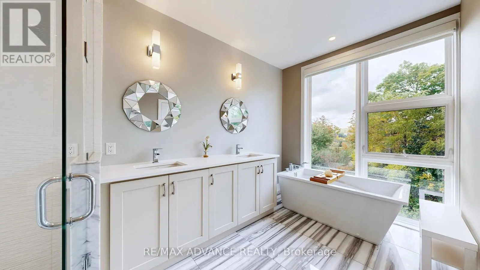 32 CRESTRIDGE DRIVE