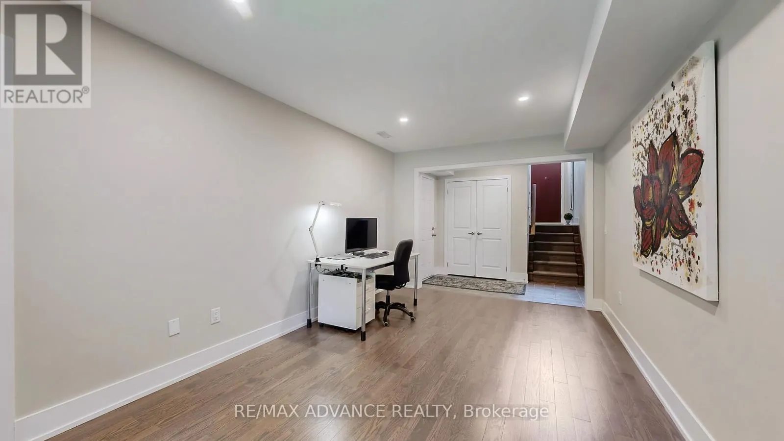 32 CRESTRIDGE DRIVE
