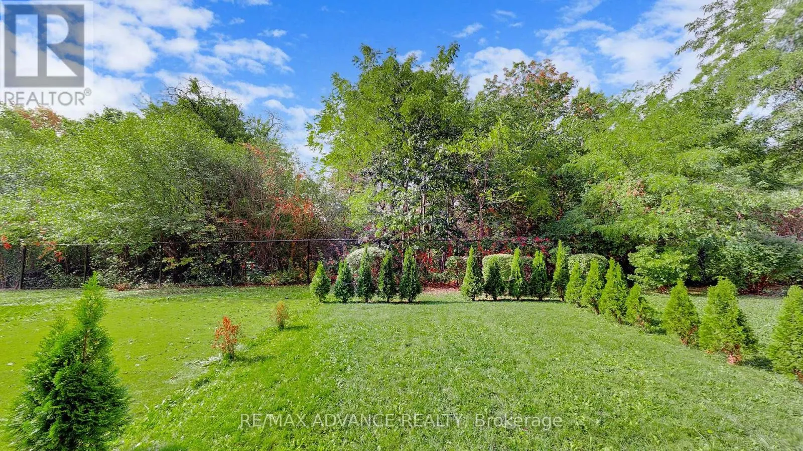 32 CRESTRIDGE DRIVE
