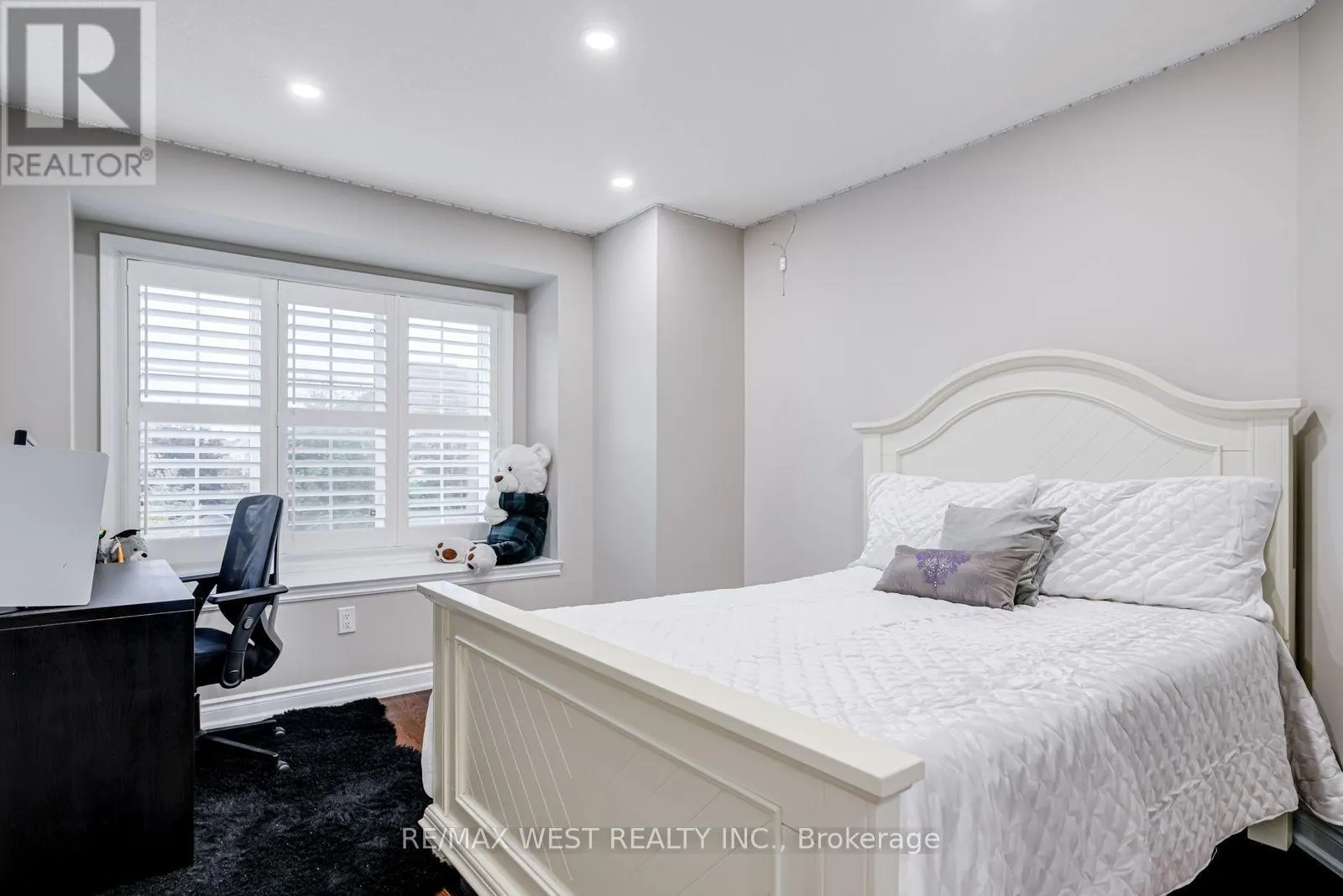 238 WARDLAW PLACE