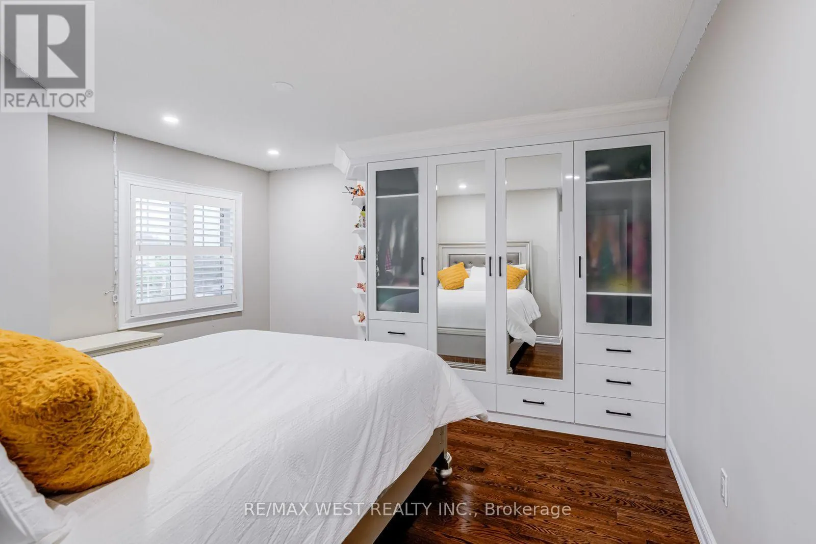 238 WARDLAW PLACE