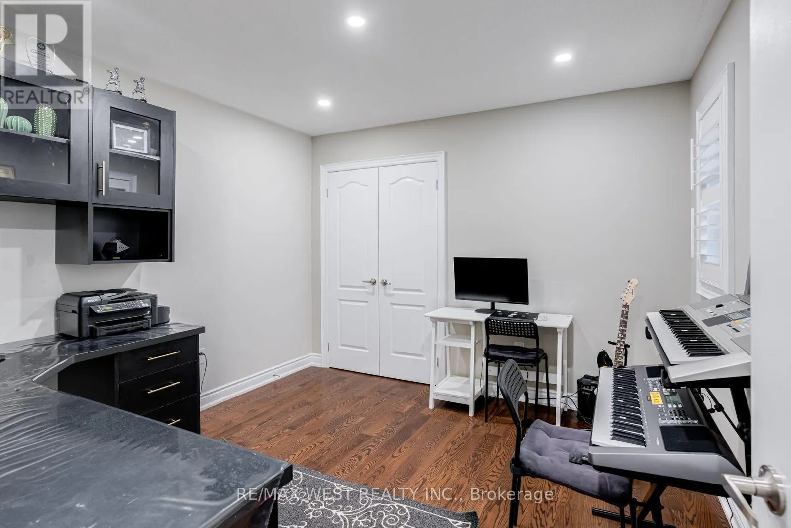 238 WARDLAW PLACE