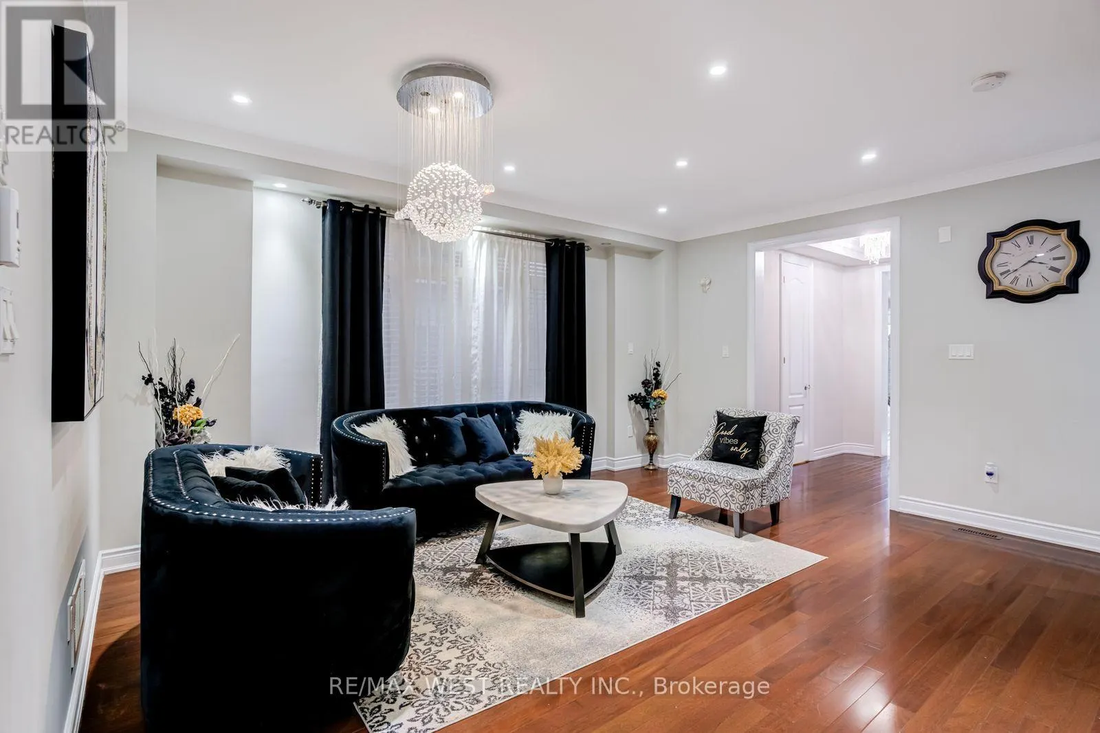 238 WARDLAW PLACE