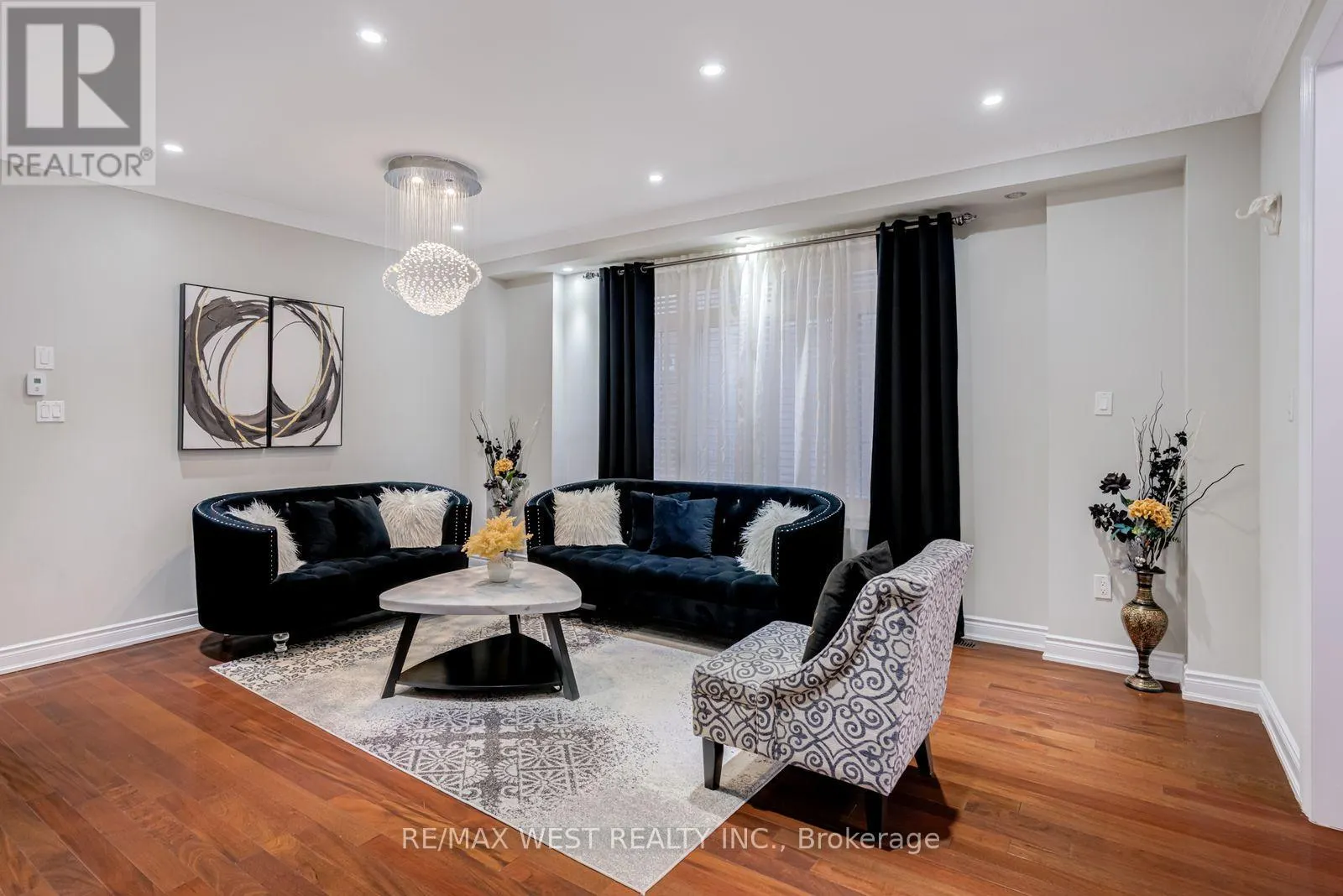 238 WARDLAW PLACE